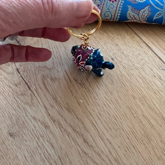 Blue Silk Elephant Clutch, Mosaic Pen and keyring. 3 pc set - Picture 4 of 12